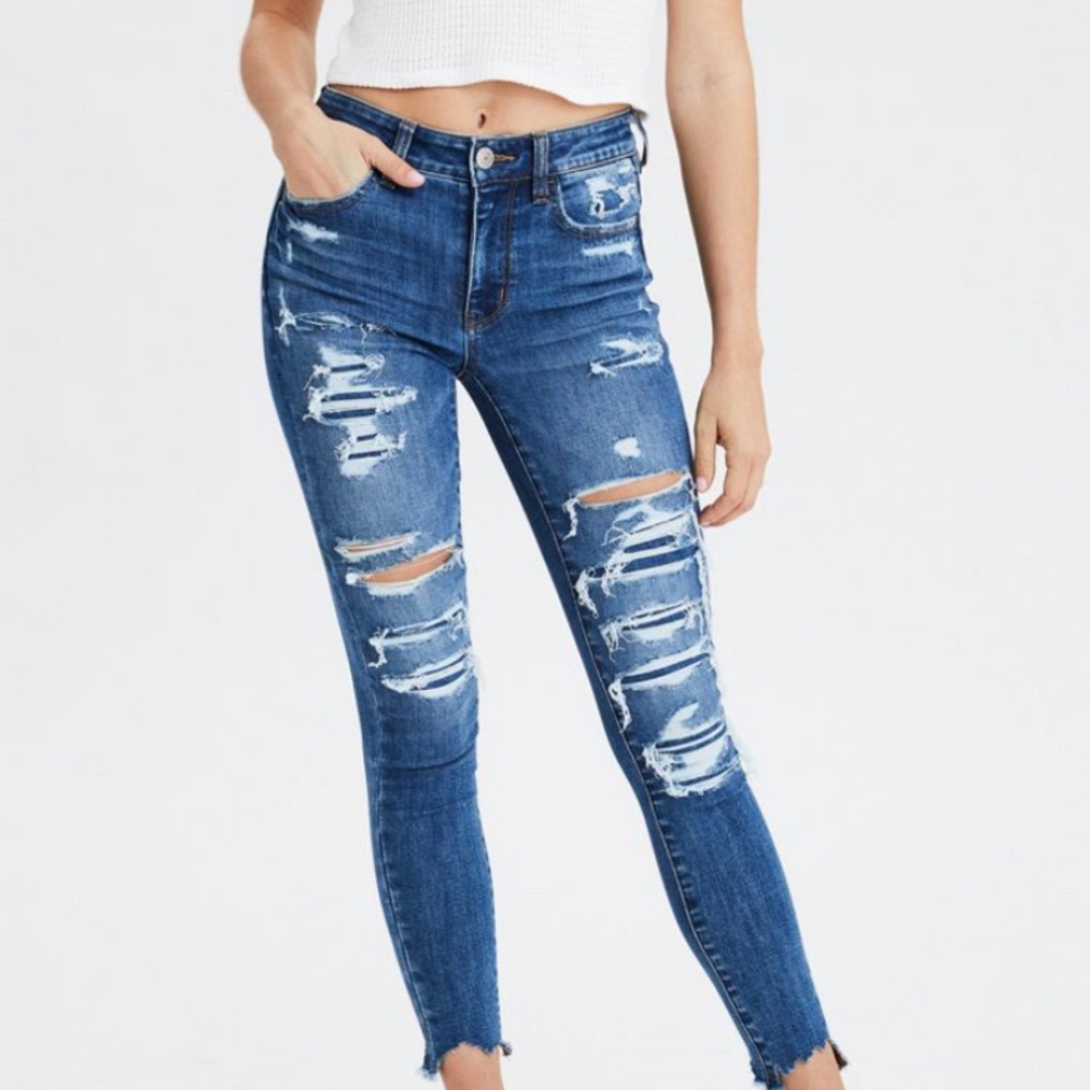 Distressed cropped jeans